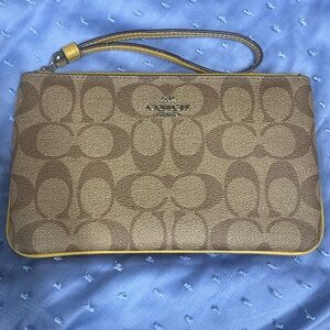 Coach Signature Print Wristlet 8 x 5 wallet